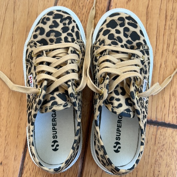Brand New & Never Worn - Girls Supergas - Picture 6 of 6